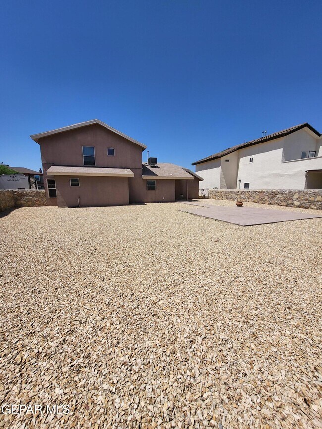Building Photo - 2992 Tierra Limon Dr