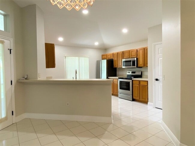 Building Photo - Beautiful 3 Bedroom Home in Ormond Beach!