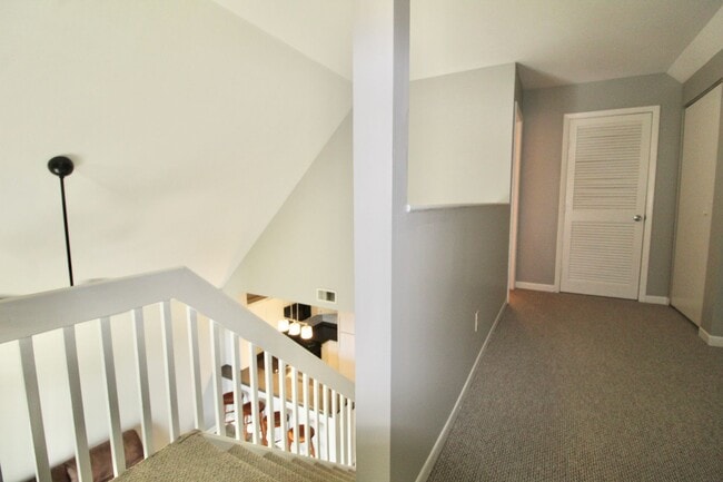 Building Photo - 1348 Hunters Rd