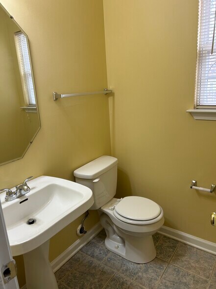 Building Photo - 505 Long Creek Pky