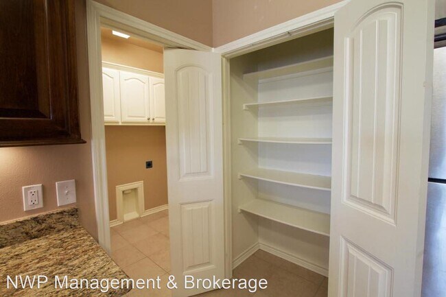 Building Photo - 3 br, 2 bath House - 4053 Stonebridge Drive