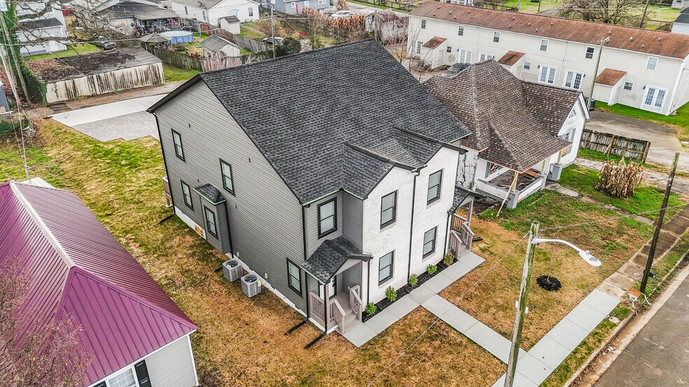 Building Photo - 212 E Morelia Ave