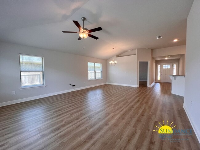 Building Photo - Modern 3 Bedroom Home with Community pool!