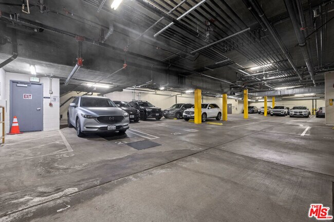 Building Photo - 1215 S Bedford St