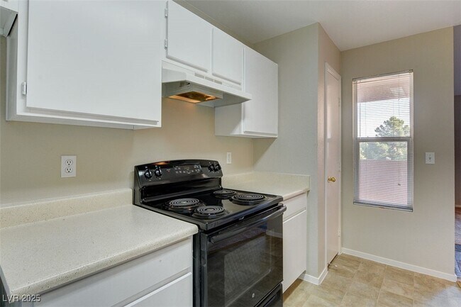 Building Photo - 1150 N Buffalo Dr
