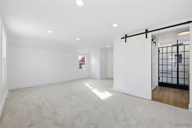 Building Photo - 219 Louvaine Dr