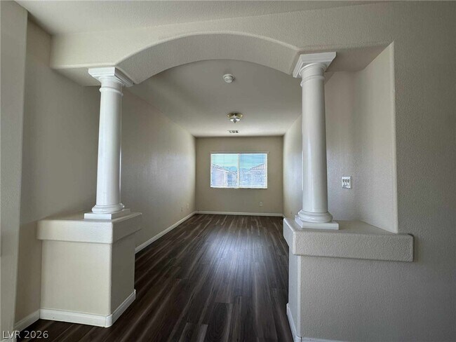 Building Photo - 10679 Timber Stand St