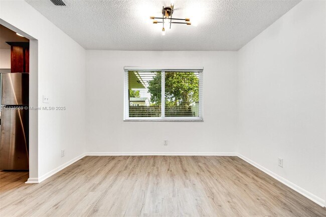 Building Photo - 1848 SW 24th Ave