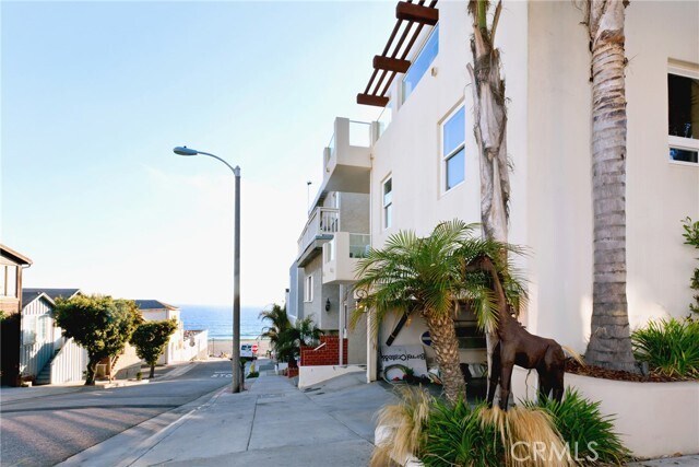 Building Photo - 3601 Manhattan Ave