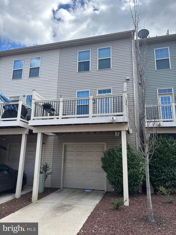 Building Photo - 1728 Lantern Mews