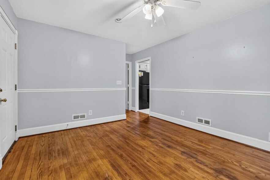 Building Photo - 1634 Van Buren Ave
