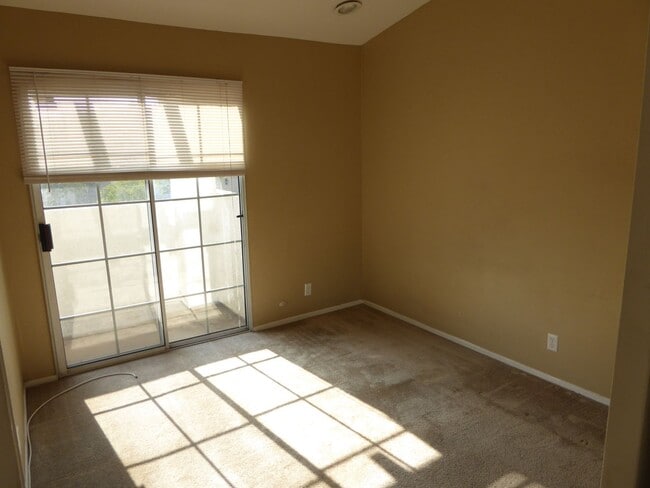 Building Photo - COMING SOON! Mountain View Courtyards 3 Be...