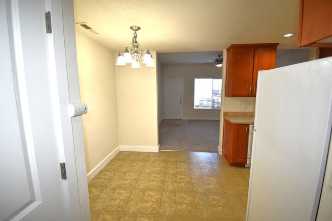 Building Photo - 100 Weldwood Dr