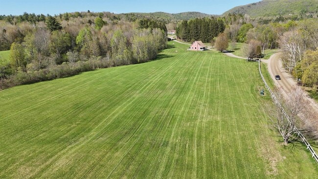 Building Photo - 109 N Hollow Rd
