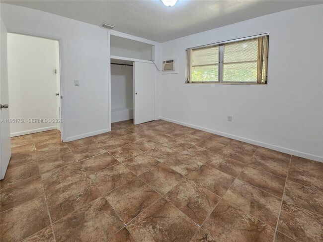 Building Photo - 201 SW 30th Ct