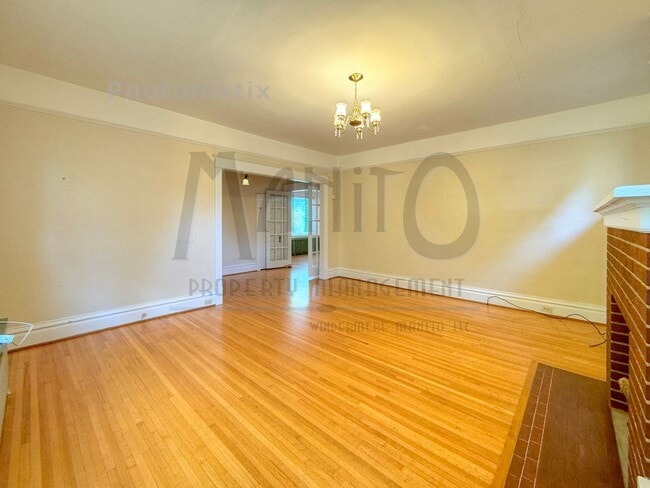 Building Photo - 602 E 23rd Ave