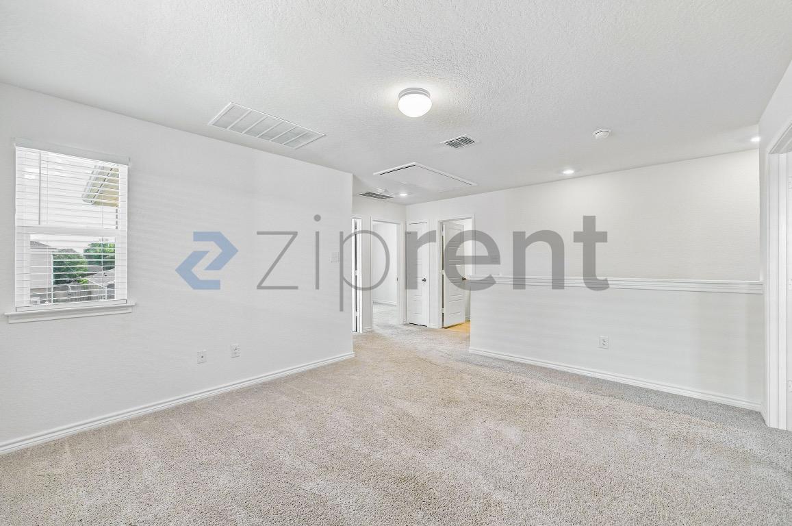 Building Photo - Unit 1