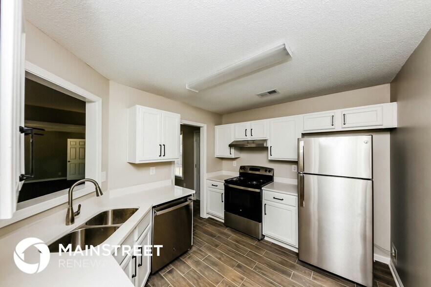 Building Photo - 18 Thorn Thicket Ct