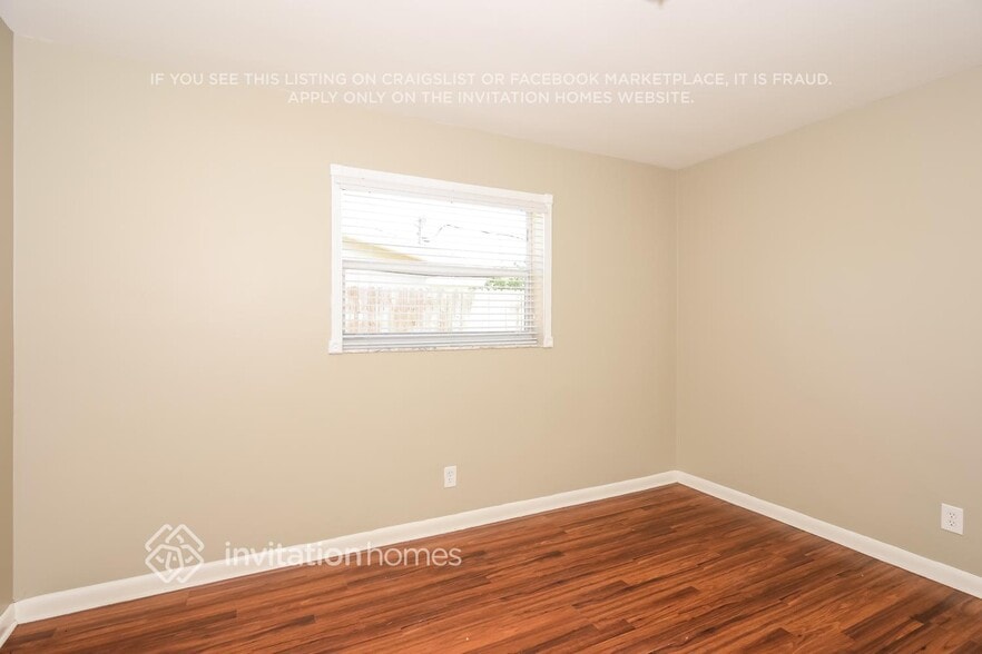 Building Photo - 458 NE 38th St
