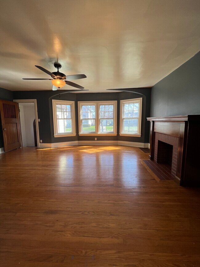 Building Photo - 284 Nassau Ave