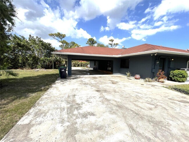 Building Photo - 24595 SW 124th Ave