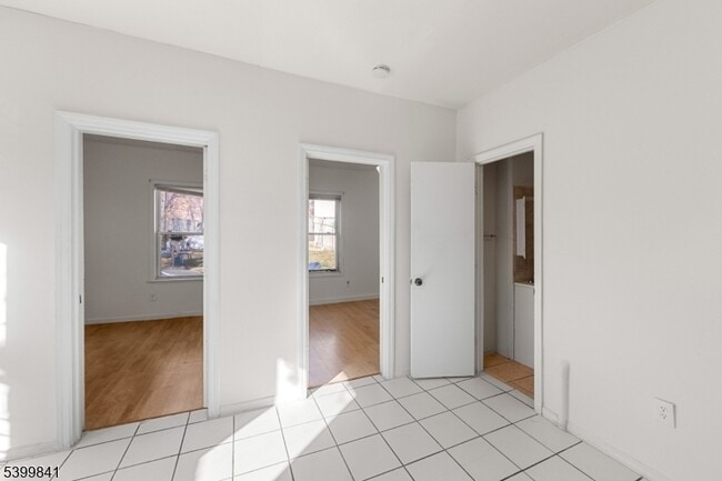 Building Photo - 84 Washington Pl