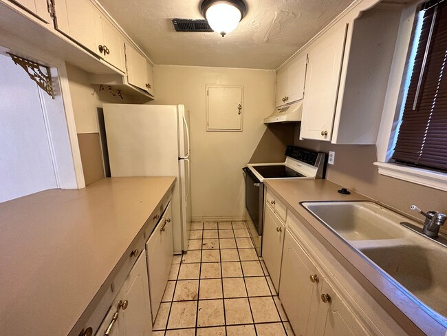 Building Photo - 1 Bed unit OKC