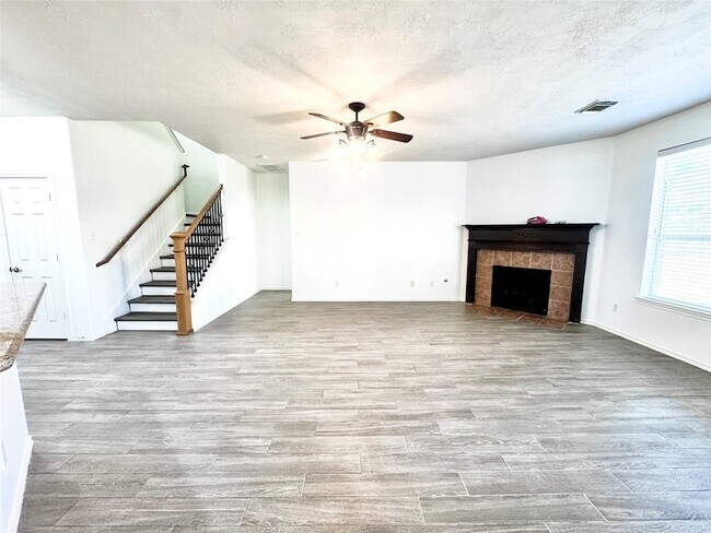 Building Photo - 14 Harbinger Ct