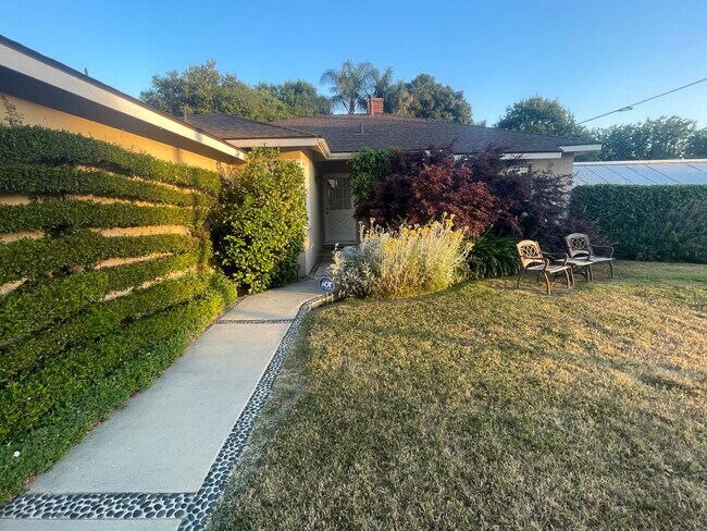 Building Photo - 20426 Lorne St