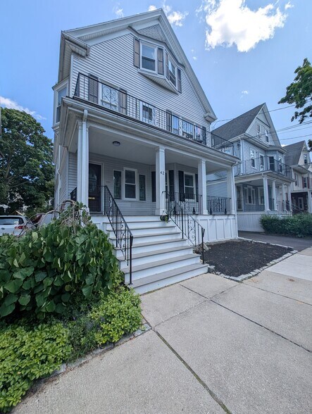 Building Photo - 42 Lowden Ave
