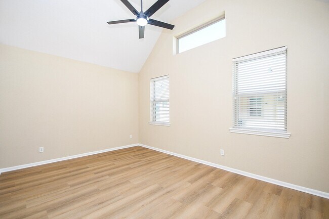 Building Photo - 23310 Isola St