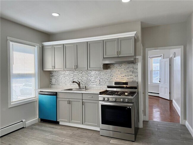 Building Photo - 1-59 Robin St