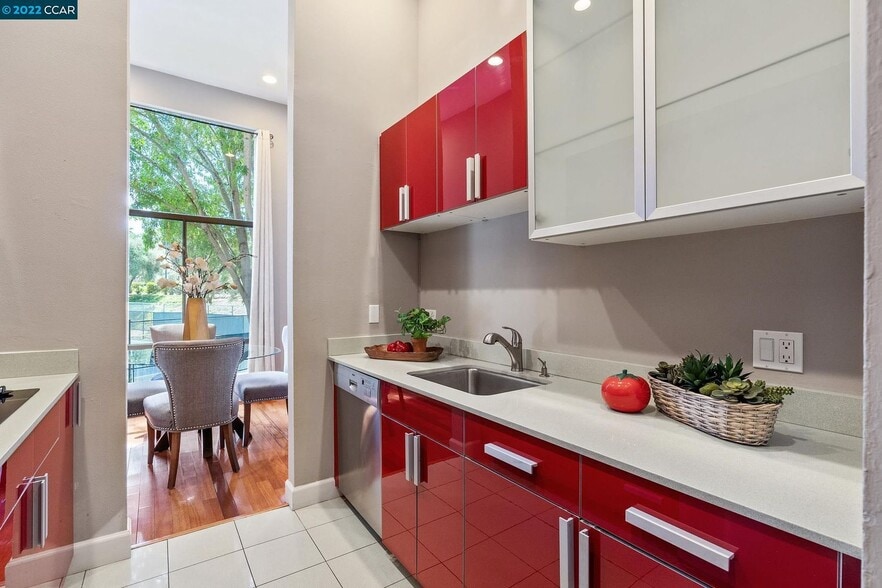 kitchen - 300 N Civic Dr #313