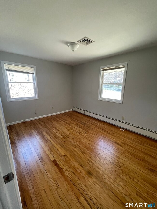 Building Photo - 26 Tamarack Cir