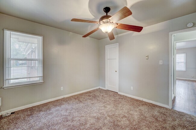 Building Photo - 2 Bed 1 Bath Duplex in MWC