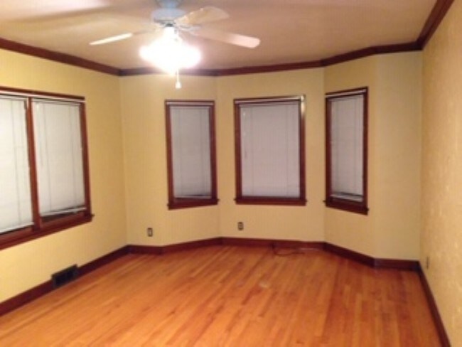 Building Photo - 2326 Scott St