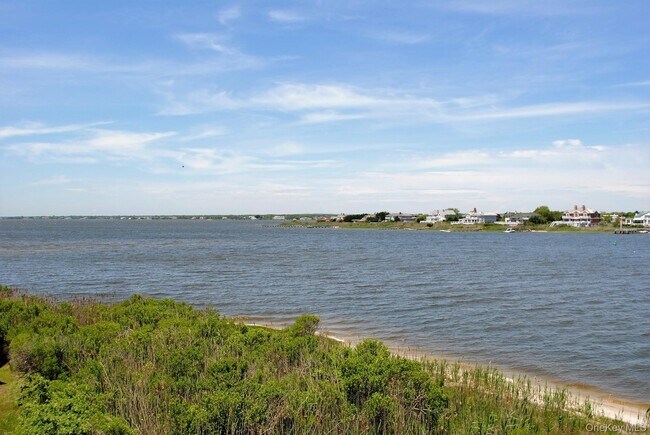 Building Photo - 260 Dune Rd