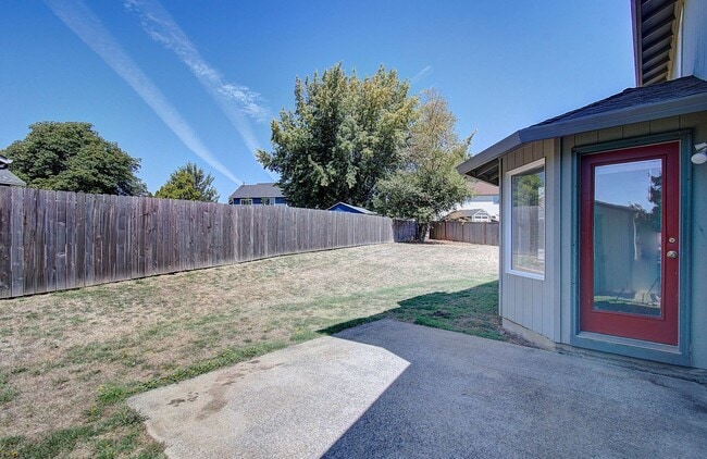 Building Photo - Welcome to this Beautiful Two-Story Home L...