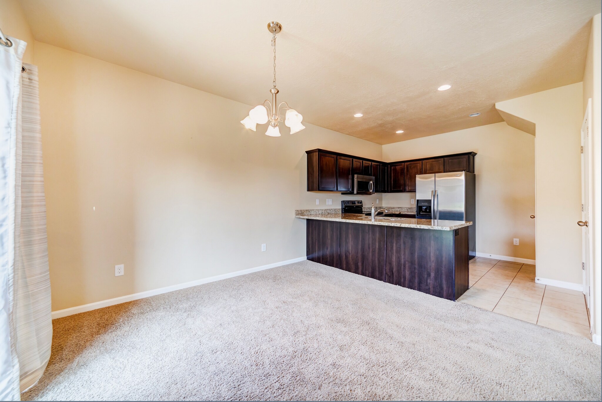 Building Photo - 4299 N Cresthaven Ln