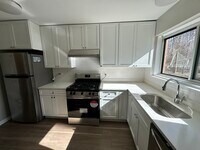 Building Photo - 10619 Weymouth St