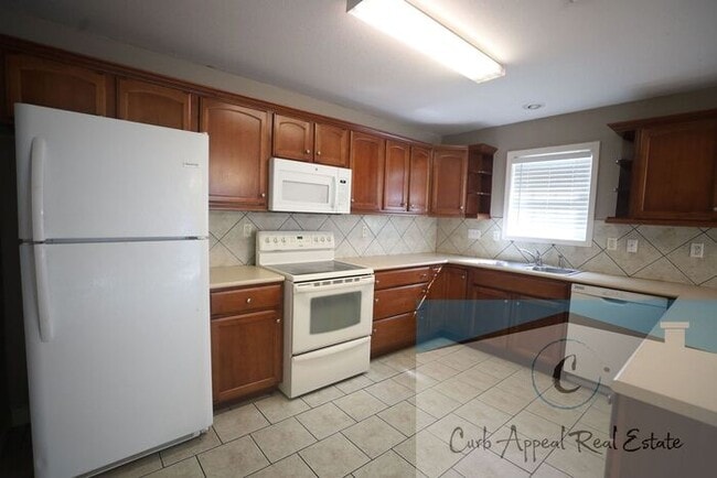 Building Photo - Beautiful 3 bed /2 bath home - Nettleton s...