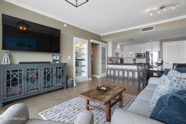 Building Photo - 2060 Beach Blvd