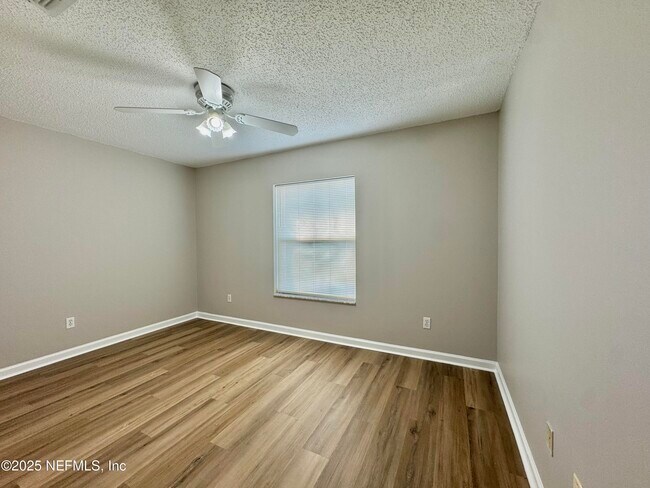 Building Photo - 744 Palm Hammock Cir