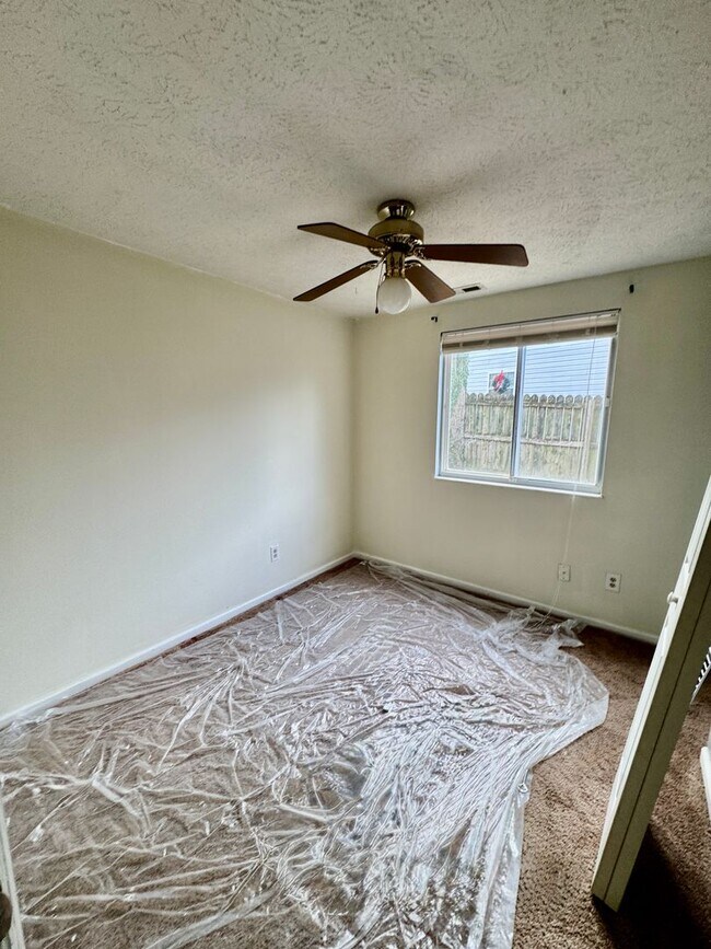 Building Photo - Fantastic Ranch Style Home