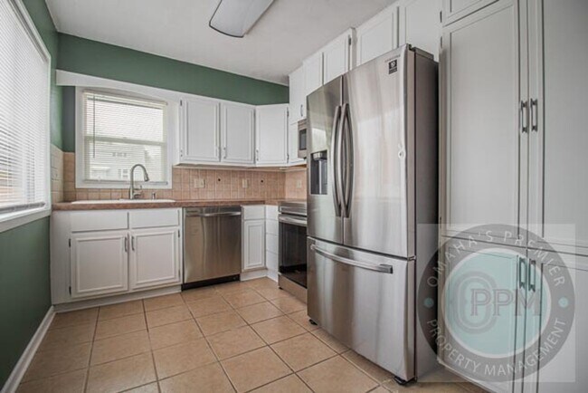Building Photo - 1/2 OFF OF FIRST MONTH'S RENT! | Modern 3 Bd/2Ba Home | Near Aksarben