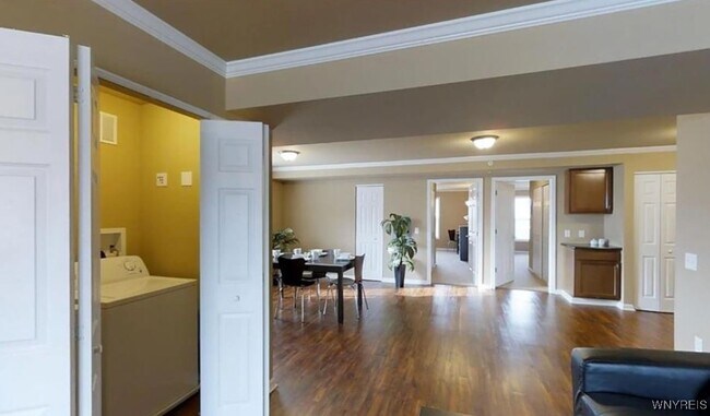 Building Photo - 2213 Sweet Home Rd