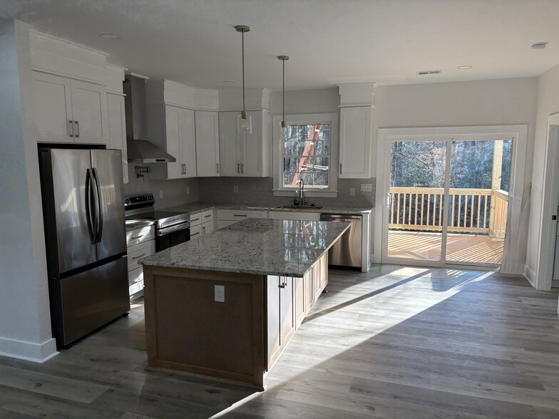 Kitchen - 312 Lafrance Rd