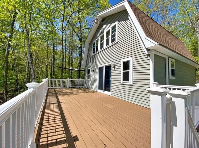 Building Photo - 136 Mt Hunger Shore Rd