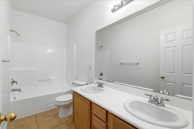 Building Photo - 4 Bed / 2.5 Bath Home at Talavera!