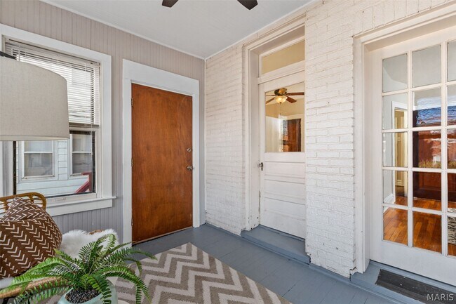 Building Photo - 4989 Tholozan Ave